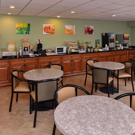 Quality Inn & Suites Matteson Near I-57 Екстер'єр фото