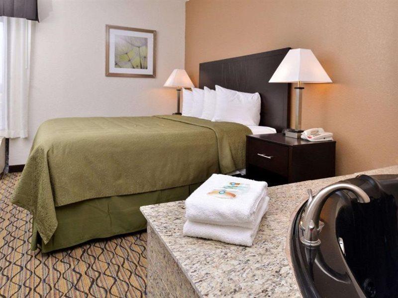 Quality Inn & Suites Matteson Near I-57 Екстер'єр фото