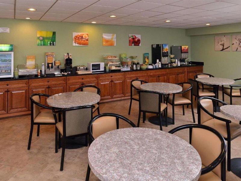 Quality Inn & Suites Matteson Near I-57 Екстер'єр фото