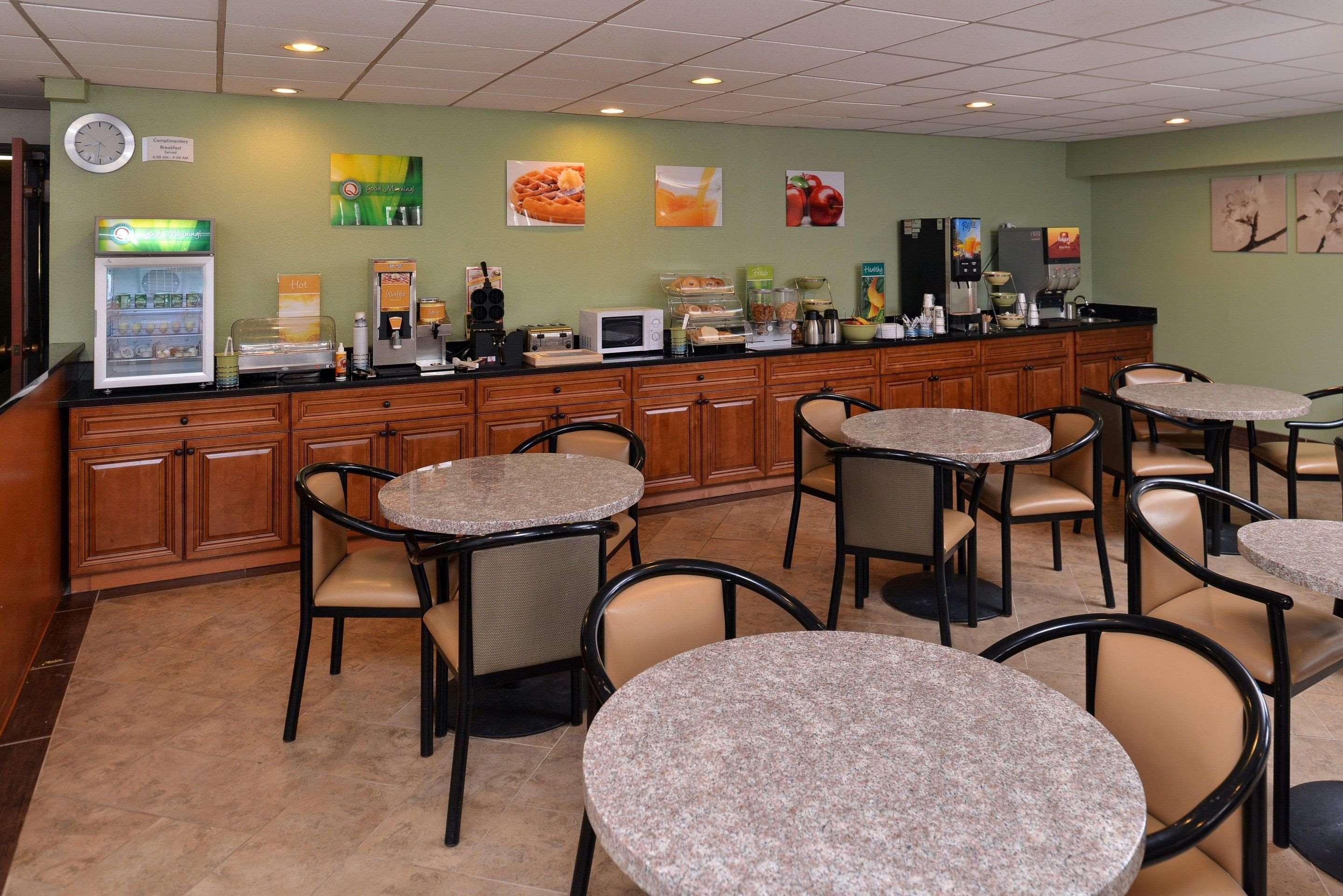 Quality Inn & Suites Matteson Near I-57 Екстер'єр фото