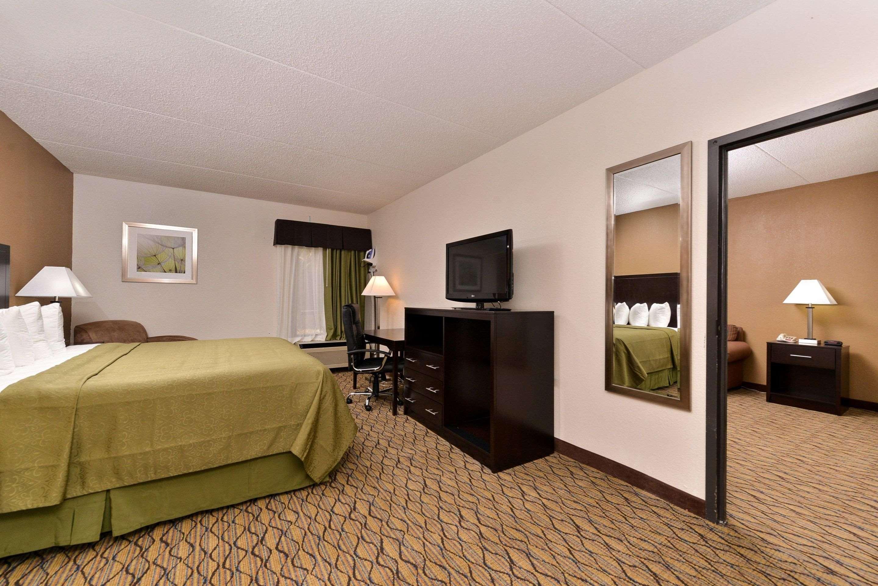Quality Inn & Suites Matteson Near I-57 Екстер'єр фото