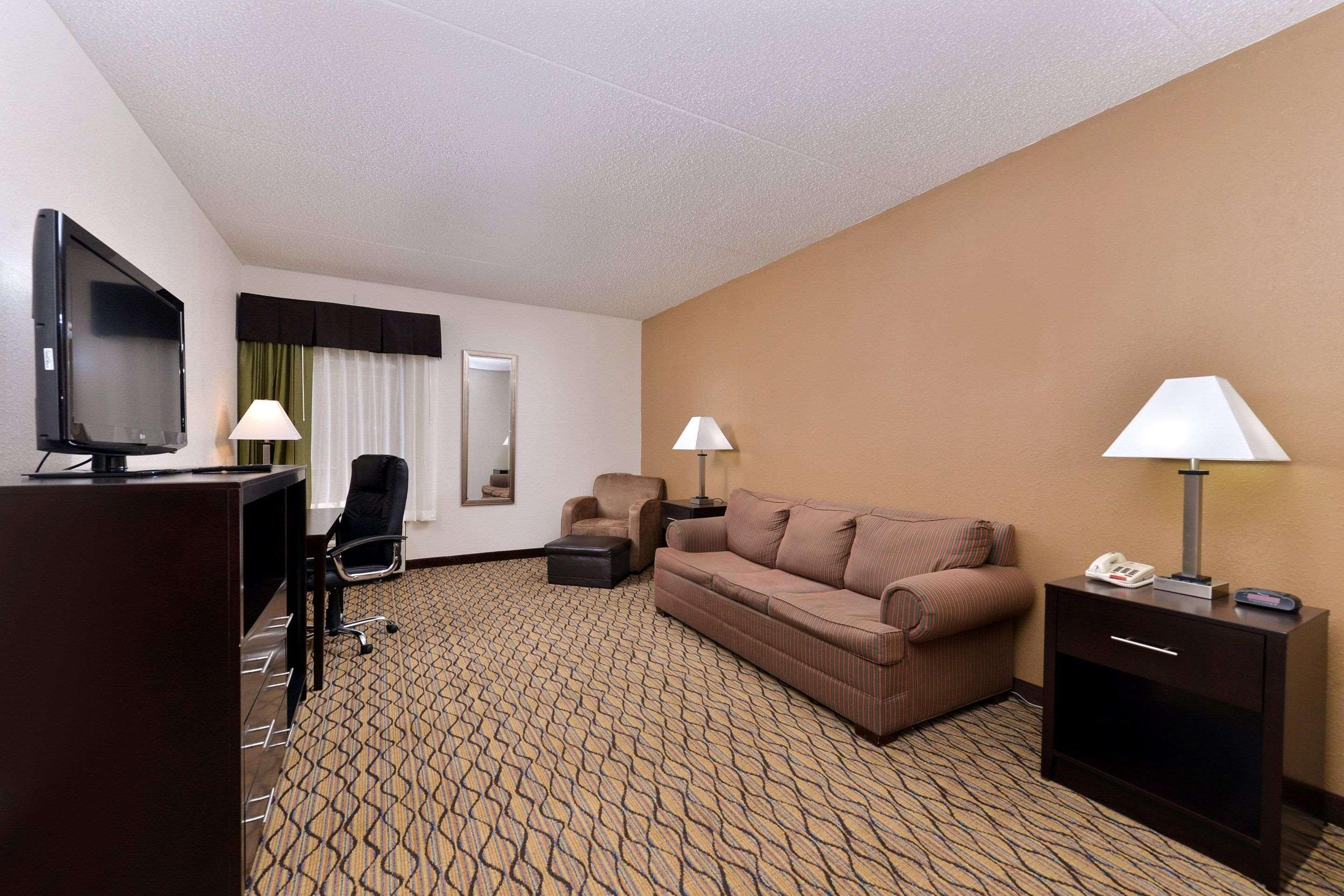 Quality Inn & Suites Matteson Near I-57 Екстер'єр фото