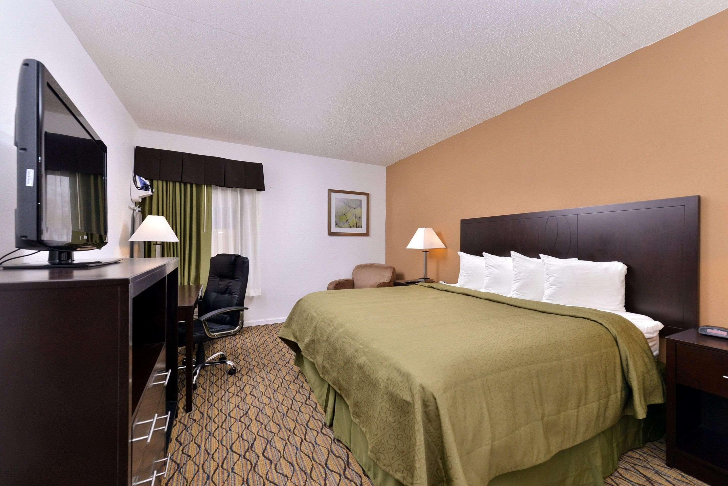Quality Inn & Suites Matteson Near I-57 Екстер'єр фото
