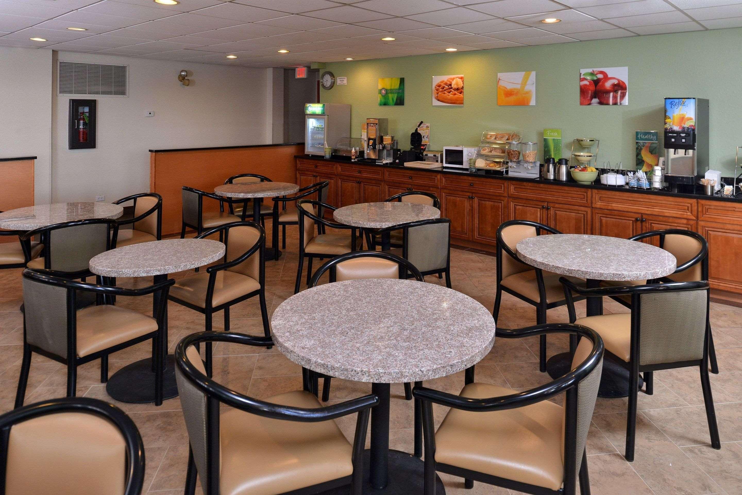 Quality Inn & Suites Matteson Near I-57 Екстер'єр фото