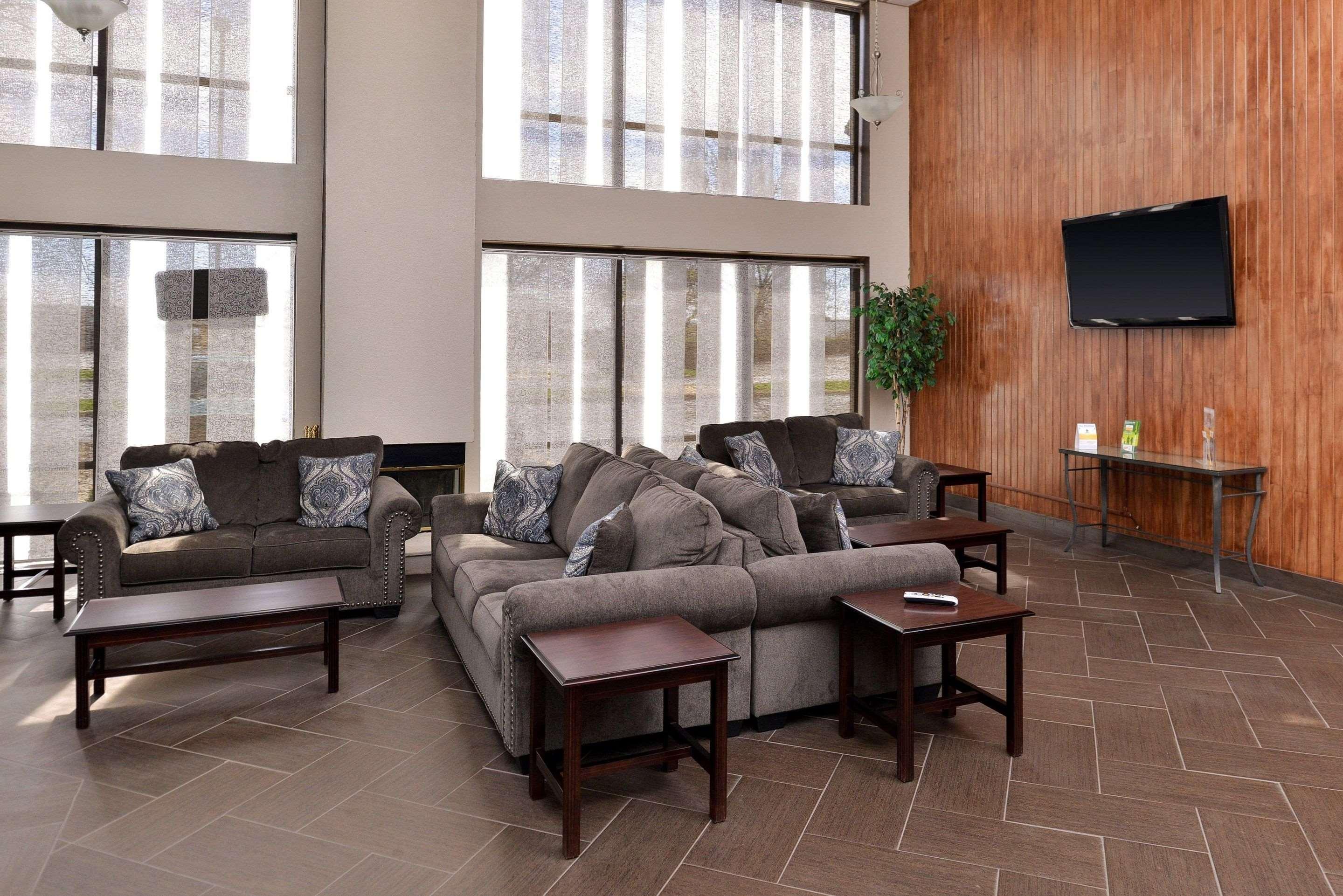 Quality Inn & Suites Matteson Near I-57 Екстер'єр фото