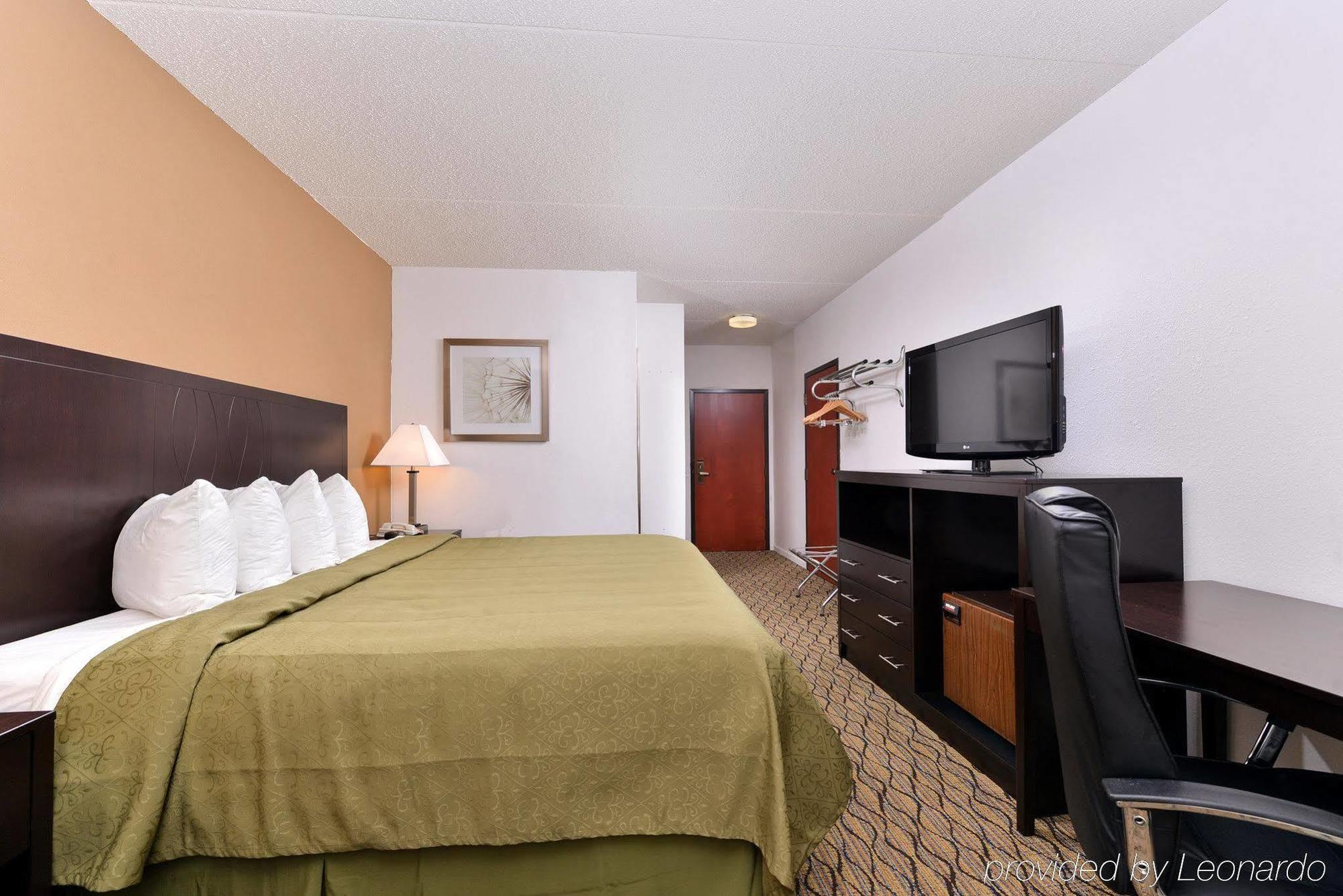 Quality Inn & Suites Matteson Near I-57 Екстер'єр фото